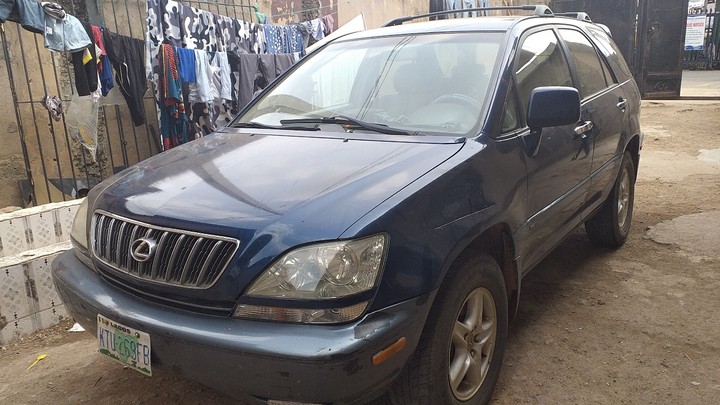 Registered 2003 Lexus RX300 (auto+leather+6cd loader+chilling AC+1st