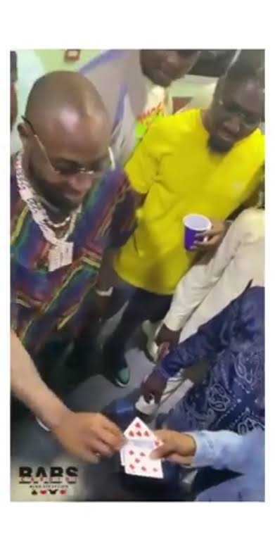 Davido Dazzled By Babs Cardini, A 19-Year-Old Magician (Video) 12420145_images3_jpeg61842ce9c9fa2118d9a3e0561118cec5
