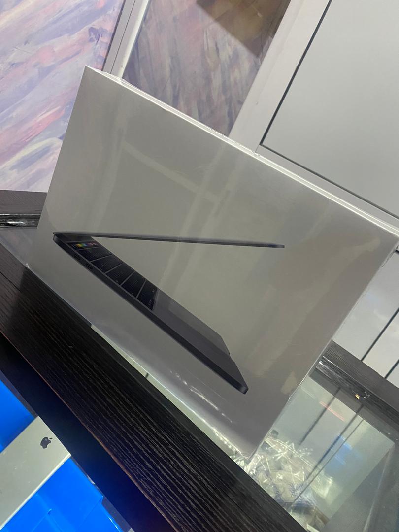 New Macbook Pro 13inch 1TB 16gb Ram 900k - Technology Market - Nigeria