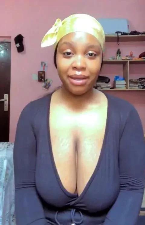 Nigerian Lady With Huge Saggy Breasts Cries Out After Being Mocked (video).  - Romance - Nigeria