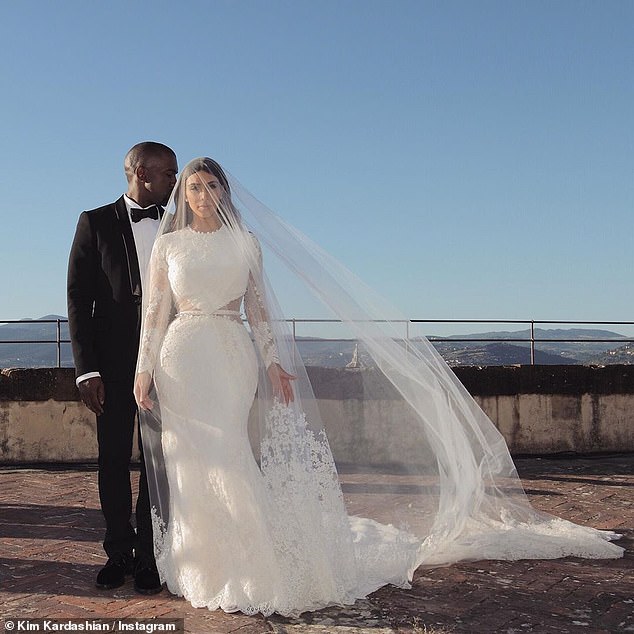 Kim Kardashian Files For Divorce From Kanye West 13166901_2_jpegea571676ce9b75b0730a5d56350ae93e