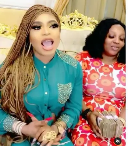 Bobrisky Gifts Money To Lady Harassed For Tattooing Him On Her Back (Video) 13183812_771_webp_webp75dda4a15f736df91e5c6b52278519a9