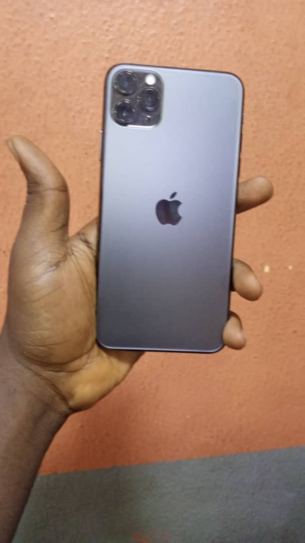 NO FACE ID Iphone 11 Pro Max 64g - Phones - Nigeria