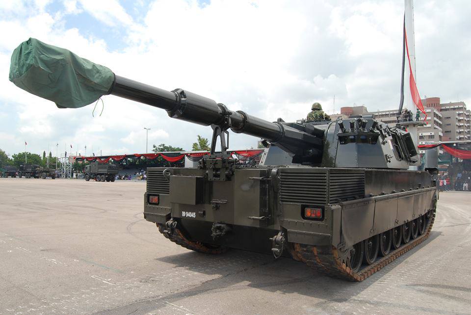 Image result for Nigerian army Palmaria 155mm self propelled howitzer