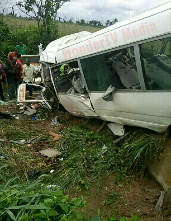13 Wedding Guests Including Groom’s Brother, Sister-In-Law Perish In Fatal Accident In Rivers