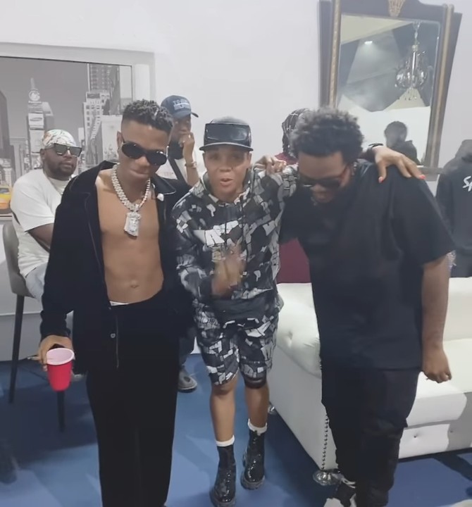 Dance Queen, Kaffy With Wizkid and Olamide - BLOGARENA