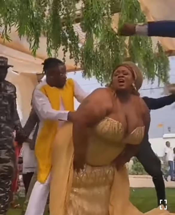 Ghanaian Couple Engage In Sexually-Charged Dance At Their Wedding (Pix, Video)  15059784_cymera20220303145750_jpeg5a2cf2a053cfdfdd7303a4a71b60523e