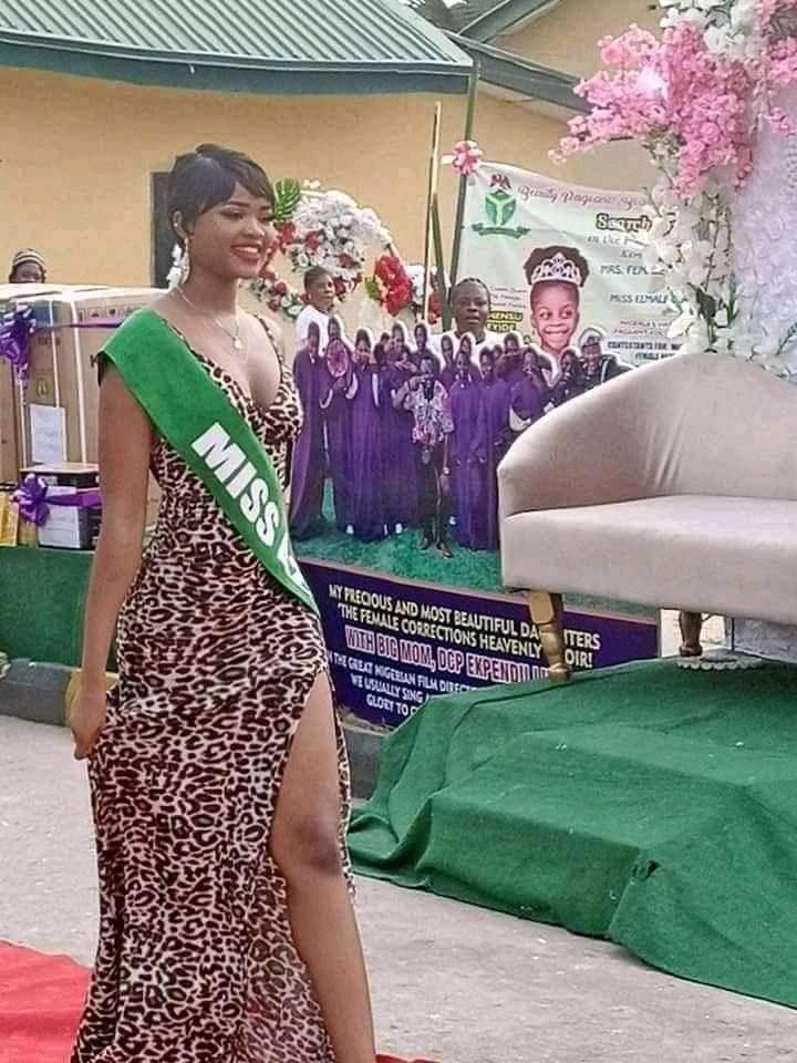 Chidinma Ojukwu Crowned Miss Cell At Kirikiri Prison.  15093195_2_jpegea571676ce9b75b0730a5d56350ae93e