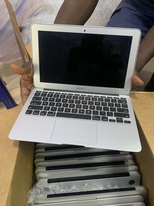 Apple Macbook Air 2015 11.6inch - Science/Technology - Nigeria