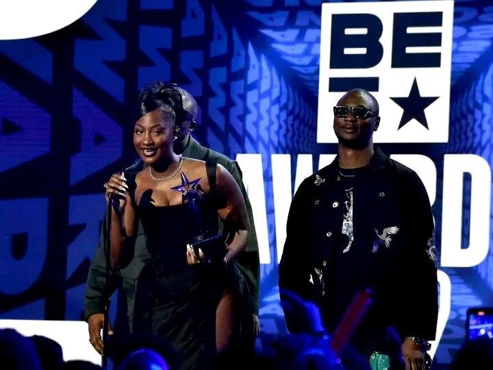 Popular Nigerian Artiste, Tems Wins Best International Act At The BET Awards 2022  15653025_fbimg16562992529878790_jpega28da391f812edc9397b73eb946b6dff