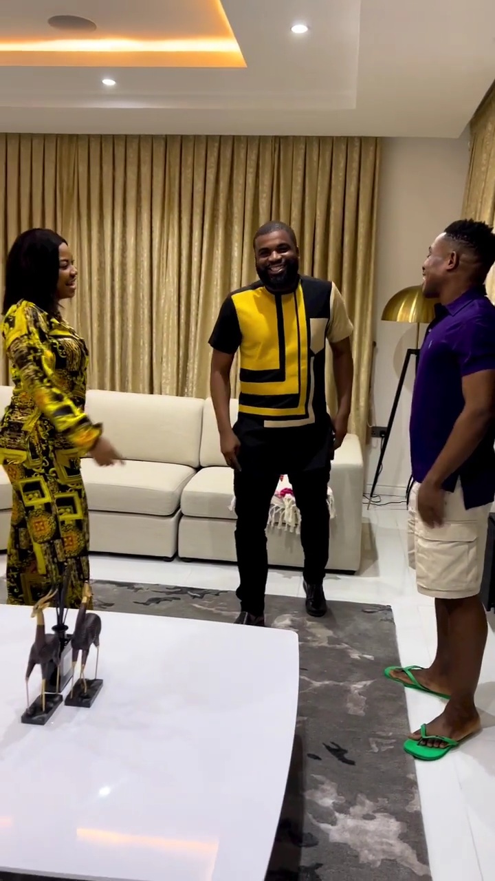 Mercy Chinwo's Fiance introduces her to Pastor Jerry Eze as his "Sister" 15714818_videocapture20220708090117_jpegf42fe0a41bbf655794fa55d09ca29439