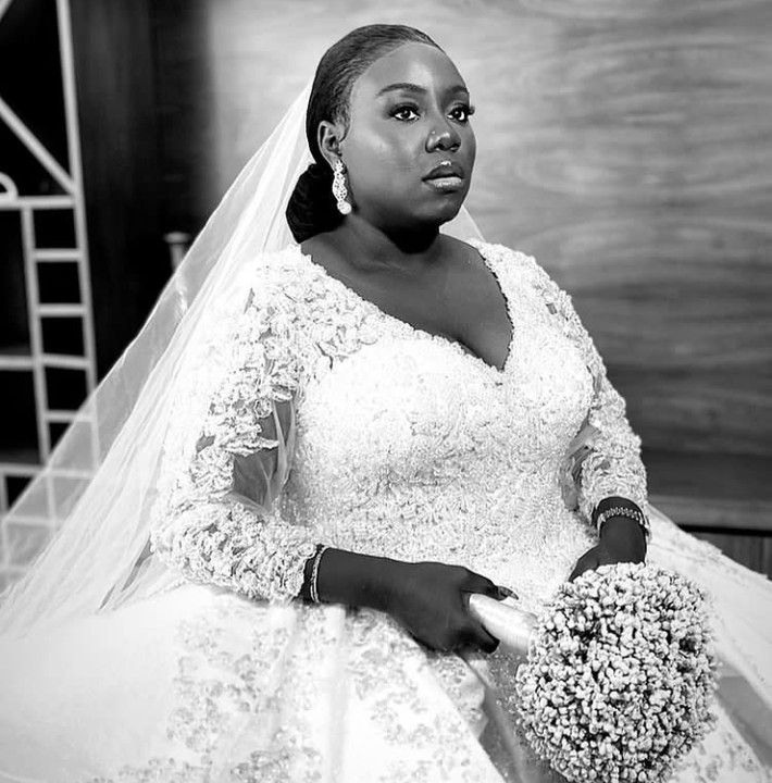 Singer Teni Gets Engaged Share her Video shoots(pics, Video ...