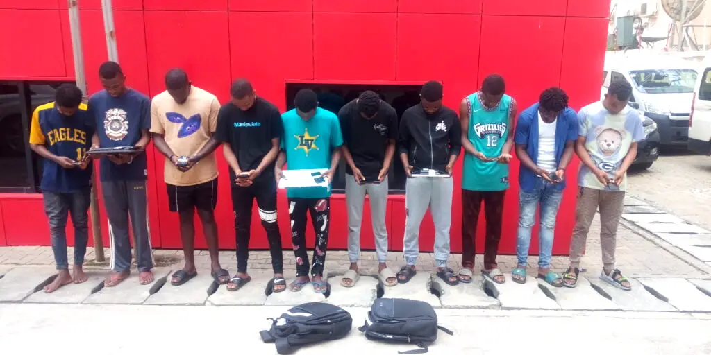 EFCC Arrests 10 Internet fraud Suspects In Abuja (Photo)