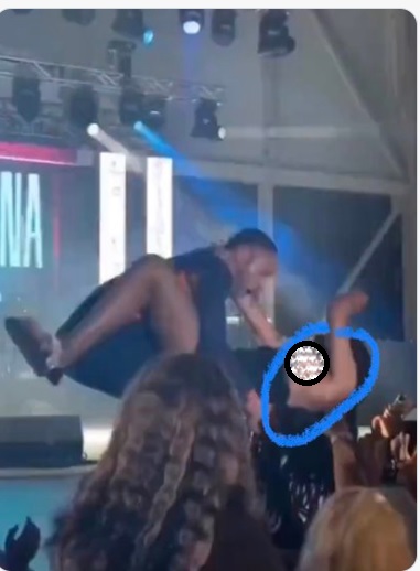 Lady Suffers Boob Spillage While Dancing With Artiste On Stage