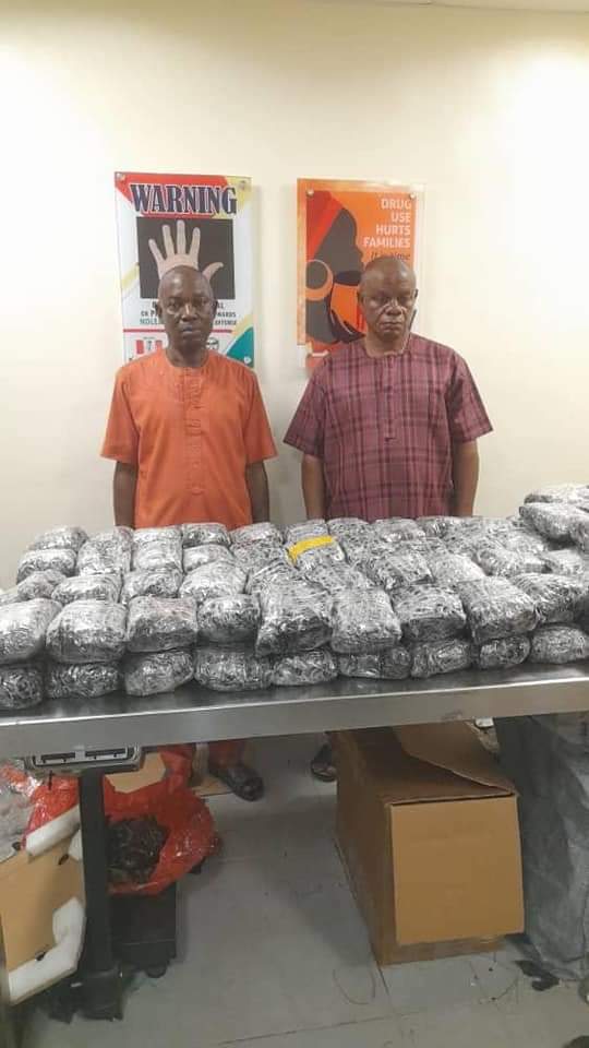 <a href="https://www.nairaland.com/7453363/ndlea-arrests-wanted-kingpin-others#118720745">NDLEA Arrests Wanted Kingpin, Others. Intercepts cannabis, Cocaine In Sandals</a>