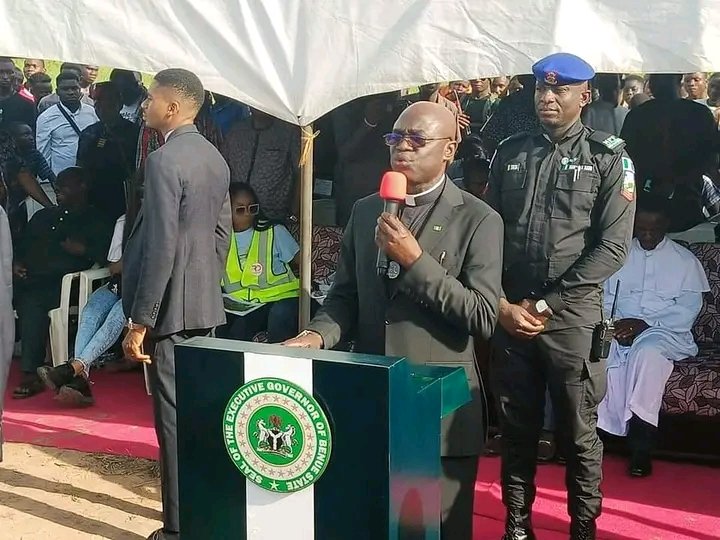 SEE WHAT BENUE GOVERNOR IS DOING FIRST DAY IN OFFICE