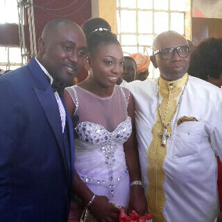  Papa Ayo  Oritsejafor Poses With Newly Wedded Couple Today 