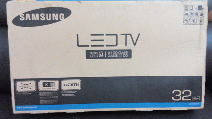 Samsung series 32. Samsung a32 коробка. Коробка Samsung Full TV 32. Телевизор самсунг ящик. Телевизор самсунг 6100 40 дюймов.