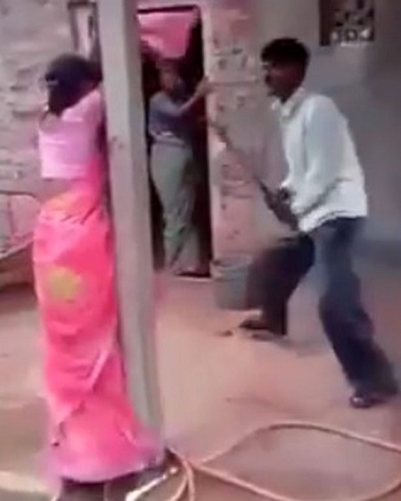 Man Ties Up His Wife And Her Lover To A Pole And Beats Them In Public (vide...