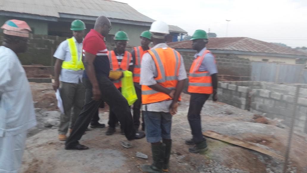 Fayose Inspects The Construction Of Kings Market, Ado 