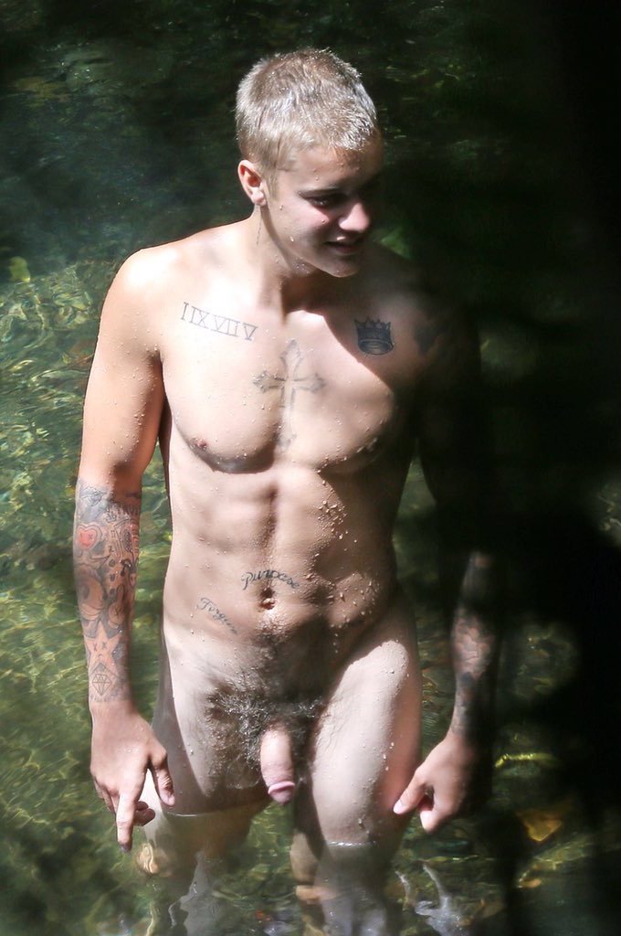 Justin Bieber Naked Eggplant In Hawaii Pics Leaked Online. 