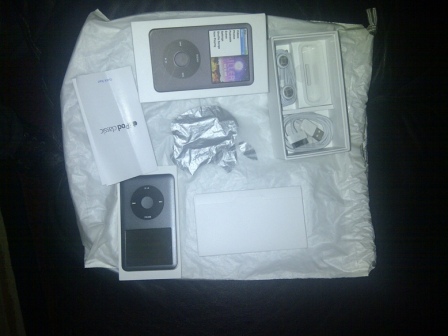 Used Apple iPod Classic 7th Generation 160GB Black -Looks Like New! 