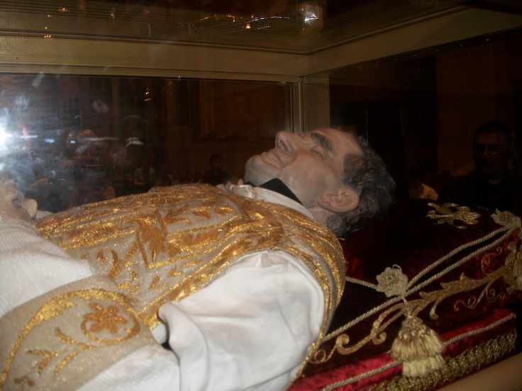 Back From The Dead: 300 Years Old Body Of A Saint Girl Opens Eyes