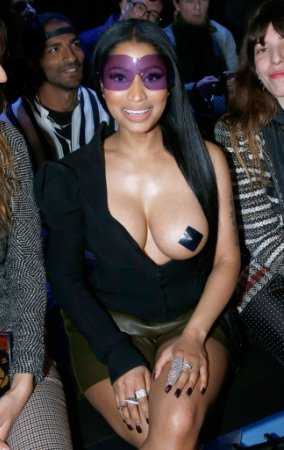Who Rocked The Breast Hanging Out Better? Lil Kim Vs Nicki Minaj - Romance  - Nigeria