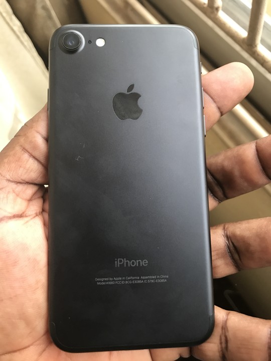 US Used 32gig Iphone 7 Black For Sale - Technology Market - Nigeria