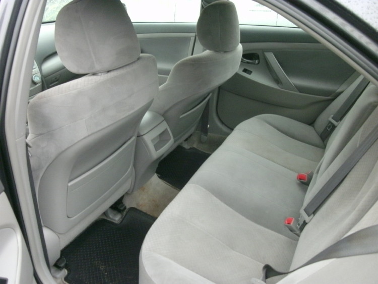 Tokunbo 2009 Toyota Camry Le Grey And Gold Color Fabric