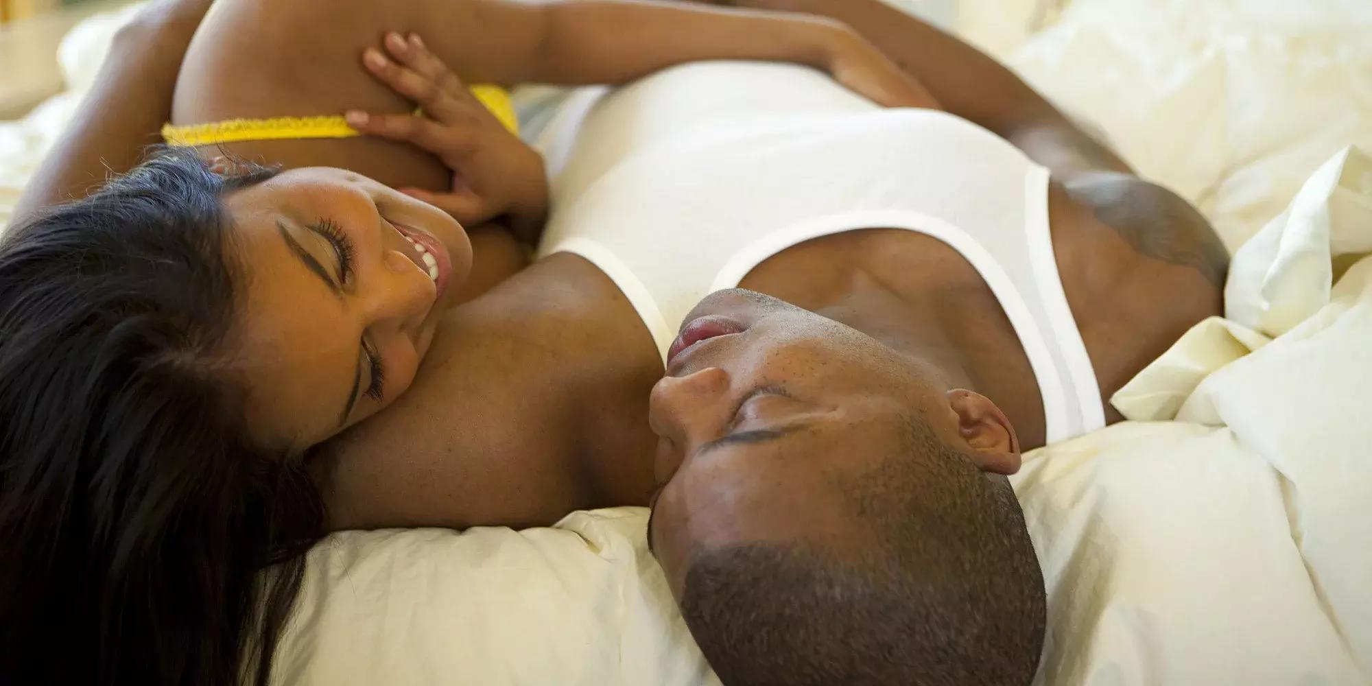 7 Major Things Women Do When They Want To Lure Men To Bed - Romance - Naira...