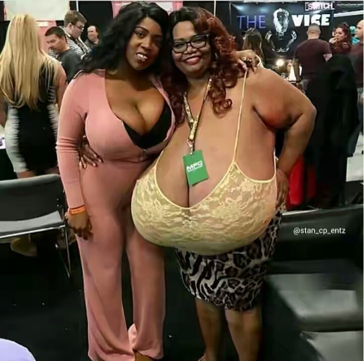 Woman With The World's Largest Natural B00bs Attends Event Wearing