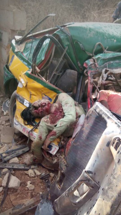 Deadly Car Crash Along Kwara State Polytechnic, Ilorin (Graphic Photos