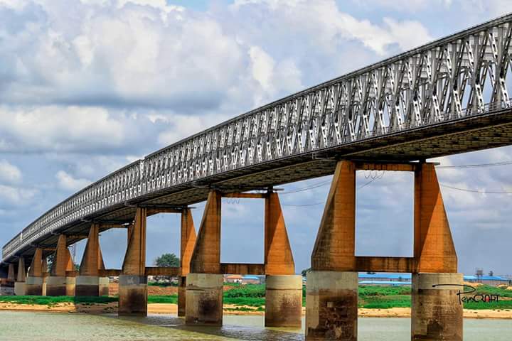Rare Picture Of The First Onitsha Niger Bridge Under Construction ...