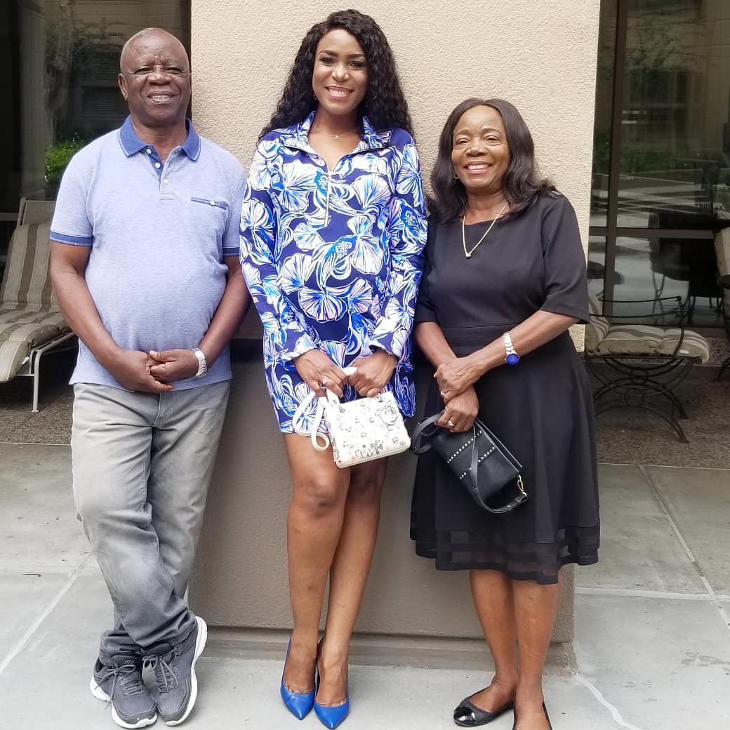  Linda Ikeji Poses With Her Parents In Atlanta As They Await The Arrival Of Her Son 