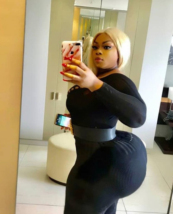 Lady Who Claims To Have The Biggest “BACKSIDE” In Africa (Photos ...