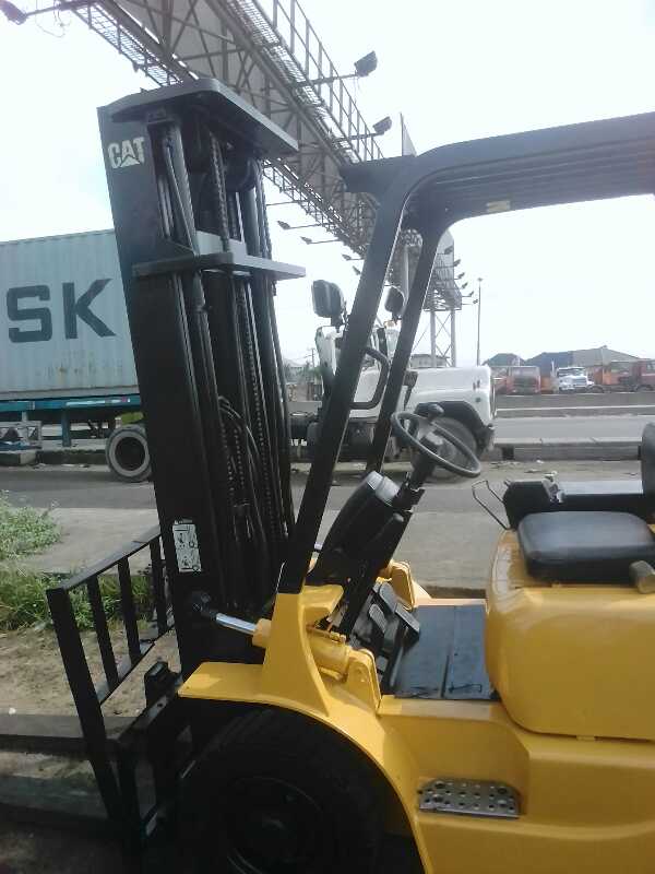 2 5tons Caterpillar Forklift For Sale In Lagos Autos Nigeria
