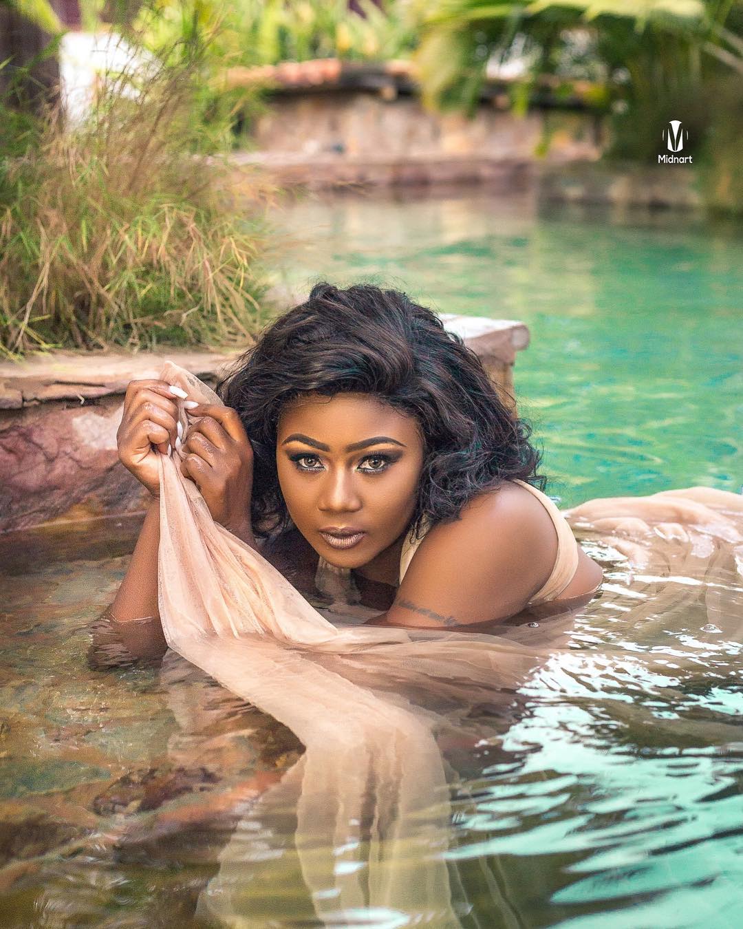 Nigerian-Ghanaian Actress Goes Completely Nude On 