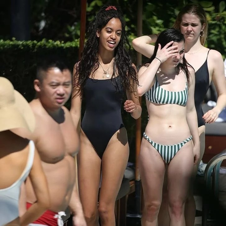 Barack Obama's Daughter Malia Flaunts Her Hot Sexy Body At Miami Beach...