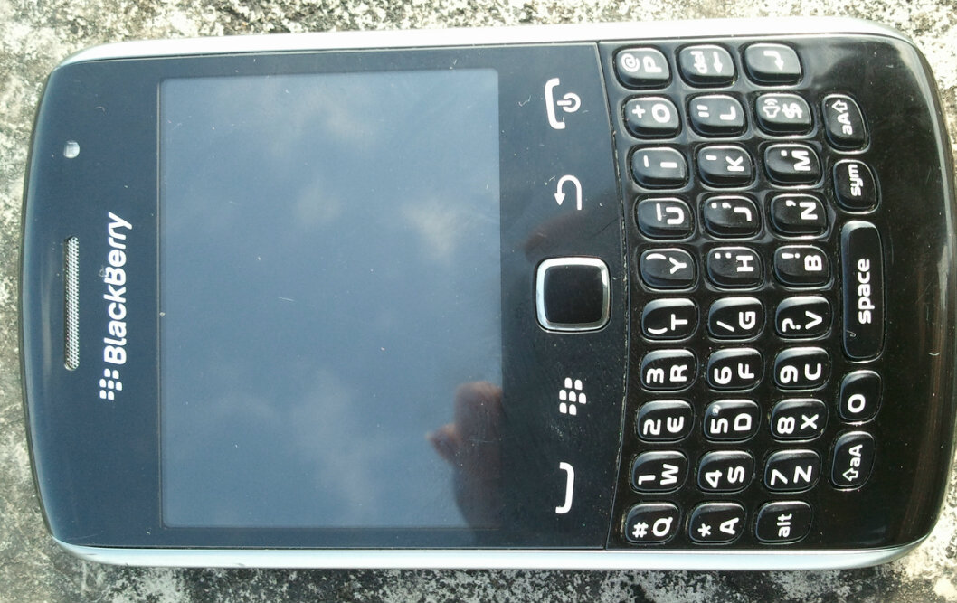 how to change date and time on blackberry curve