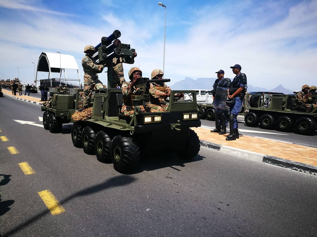 Военный парад в честь дня вооруженных сил ЮАР вооруженных, честь, парад, февраля, режима, апартеида, падения, после, созданы, проведения, стране, демократических, выборов, современном, первых, всеобщих, возможностей, Кейптауне, Военный, dambiev