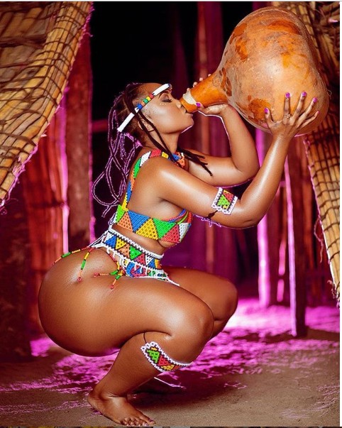Curvy Tanzanian Model, Sanchi Shows Off Her Unclad Heavy Backside (Photos)  - Romance - Nigeria