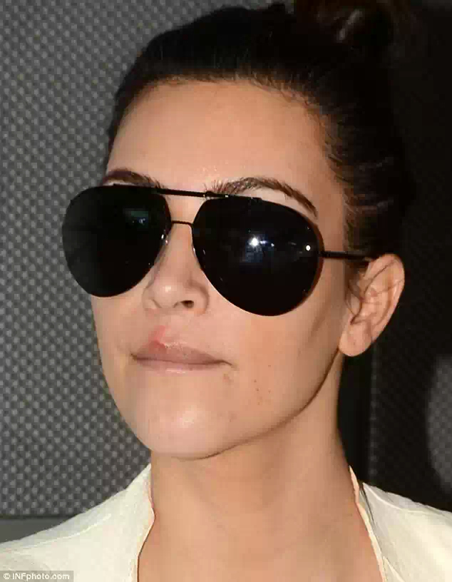Kim Kardashian With Sore Lip After Jetting Back From Her Gulf Visit ...