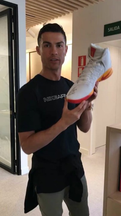 Cristiano Ronaldo The New Nike Office In Barcelona His Girlfriend - Sports - Nigeria
