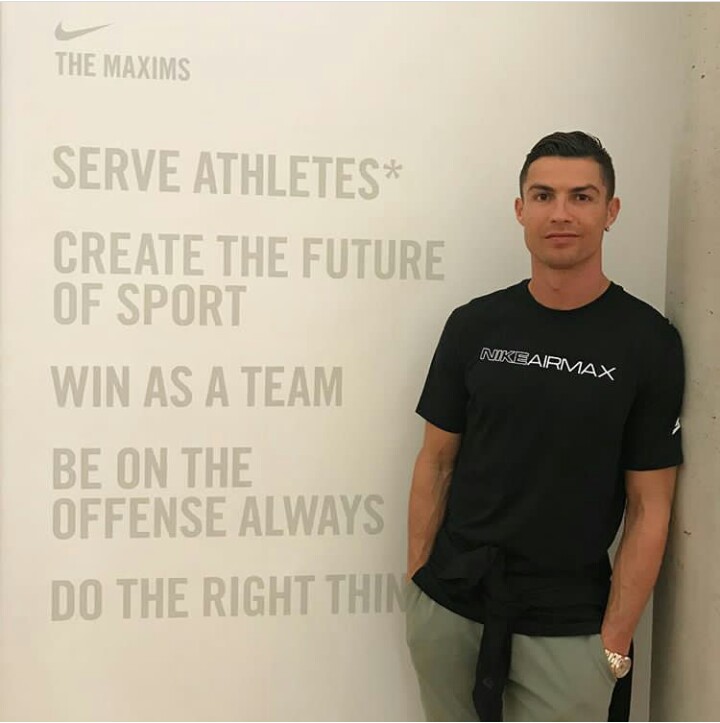 Plasticidad Independencia Permanente Cristiano Ronaldo At The New Nike Office In Barcelona With His Girlfriend -  Sports - Nigeria