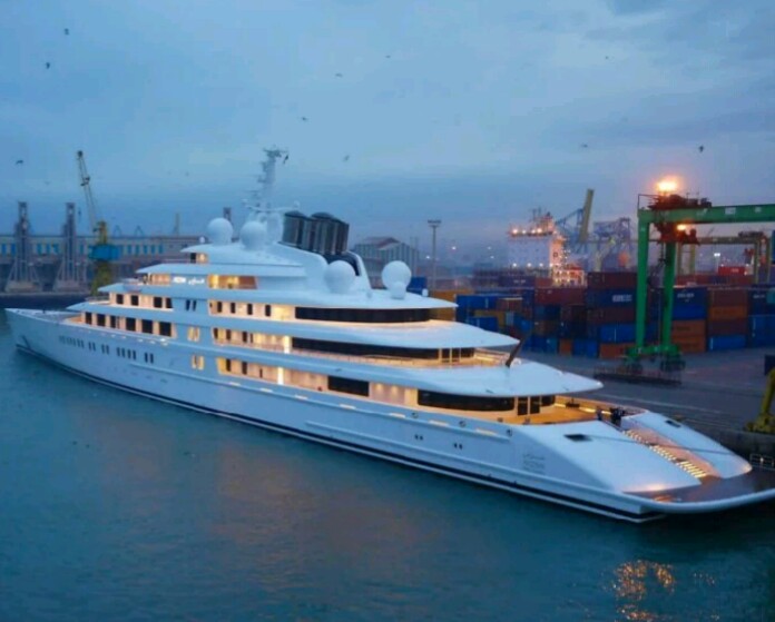 Aliko Dangote's Yacht: Inside The ₦15.5 Billion Super Luxury Yacht - Travel  (3) - Nigeria