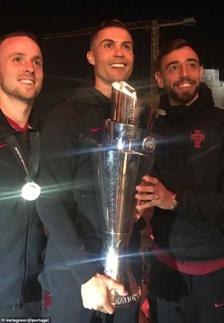 Cristiano Ronaldo And Teammates Celebrate Nations League Win With Fans