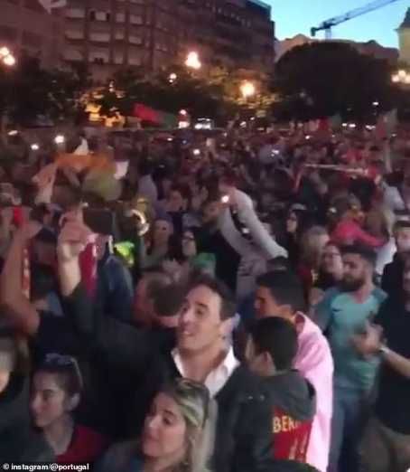 Cristiano Ronaldo And Teammates Celebrate Nations League Win With Fans