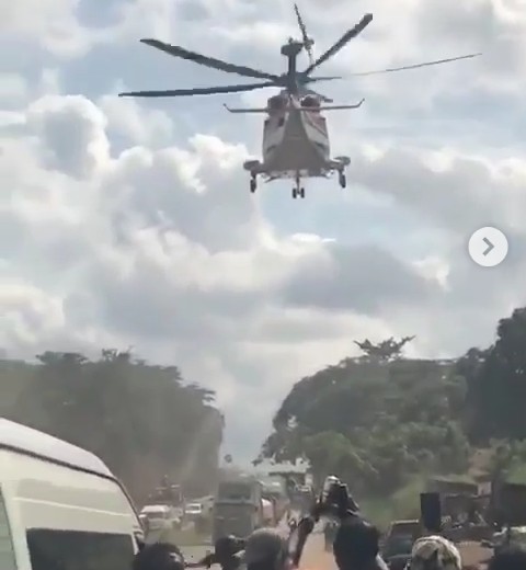 An Helicopter Was Used To Pick Up A Vip That Was Stucked In A Traffic Around Lag Autos Nigeria