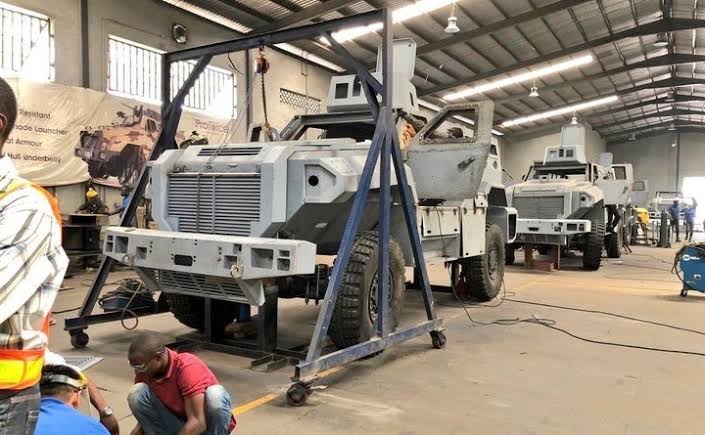 Модернизированная нигерийская бронированная машина ARA II класса MRAP STANAG, автомобиль, нигерийская, уровня, машины,  отличается, более, ранних, разработок, интегральным, корпусом , монококовой, конструкции , Уровень, защиты, бронированной, Оригинал, повышен, формулой, увеличена